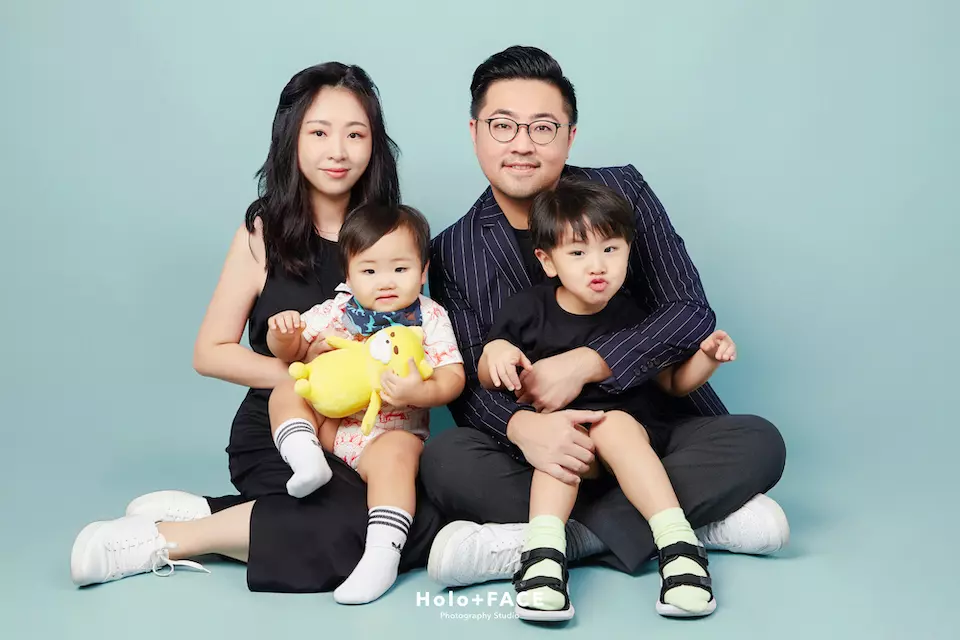 HOLO+FACE照相館|新春全家福快拍1小時取件
